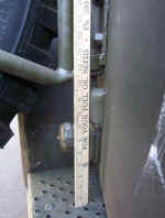 bottomhinge.jpg (50323 bytes)